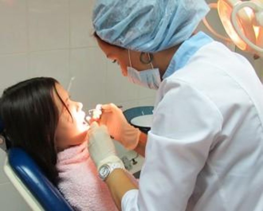 В Киеве уволят 650 стоматологов