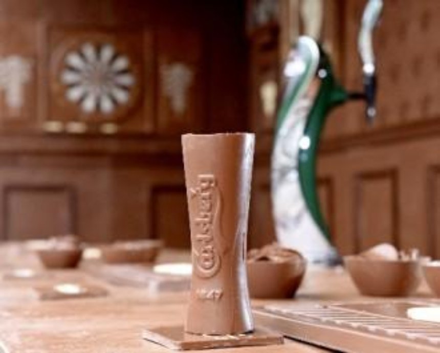 Жизнь соседей: в Лондоне создали паб из настоящего шоколада