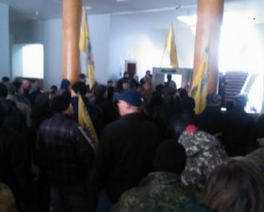 Люди в камуфляже ворвались на заседание финкомитета Верховной Рады (фото)