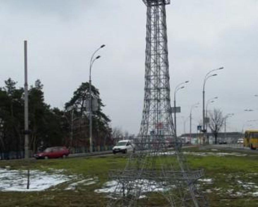 В Киеве появится цветочная Эйфелева башня (фото)