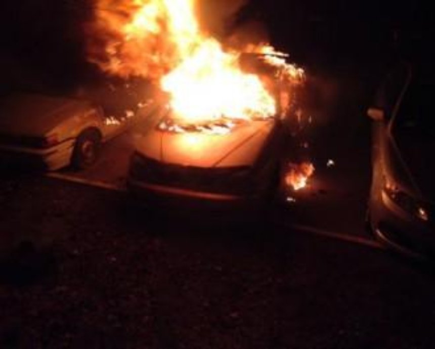 Неизвестные сожгли машину активиста из Бучи (фото)