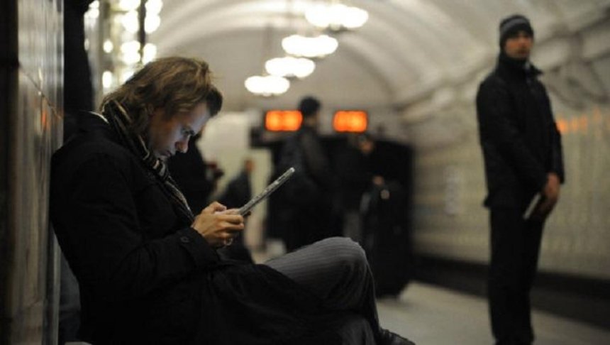На связи: на пяти станциях метро заработал мобильный интернет