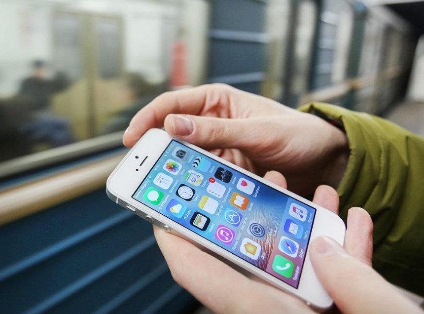 Смартфон вместо карты: в метро внедрили новый способ оплаты