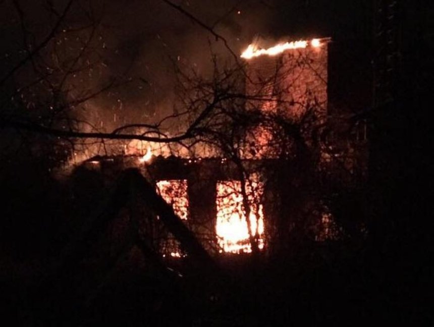 Дикий огонь: в Киеве горело коммунальное предприятие 