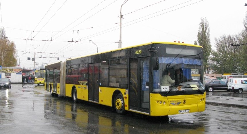 Зміна руху: автобуси на Оболоні та Троєщині ходитимуть за іншим маршрутом