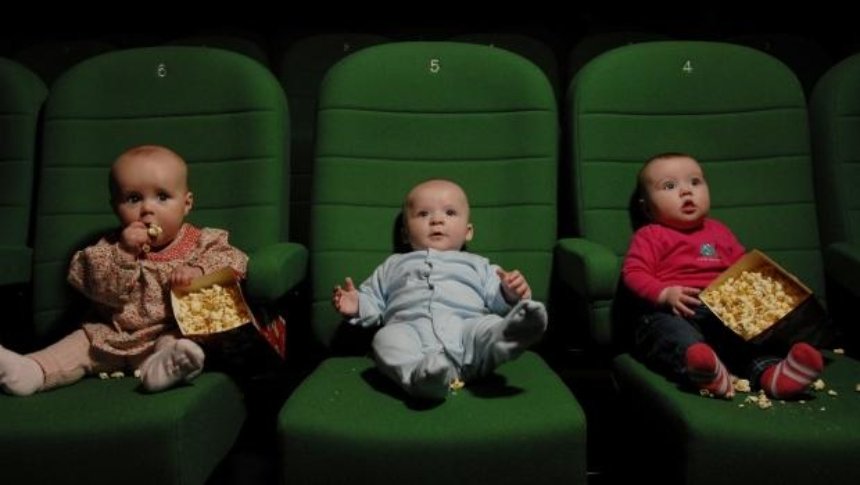 Лучшее детям: "Жовтень" показал кино родителям и малышам (фото, видео)