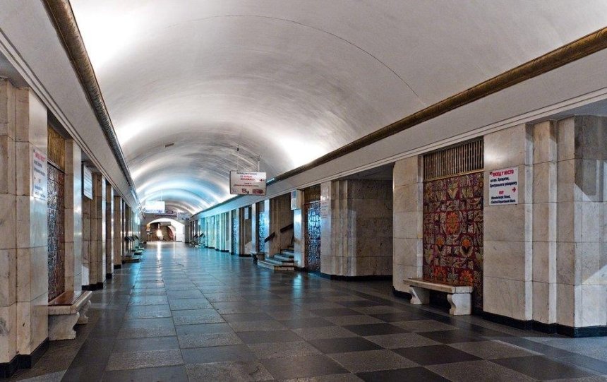 Закрыта на вход и выход: в столице заминировали станцию метро "Крещатик" (обновлено)
