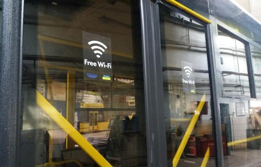 Попали в Сеть: в киевских троллейбусах появился бесплатный Wi-Fi