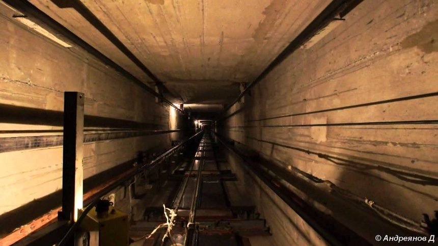 В Подольском районе мужчина упал в шахту лифта