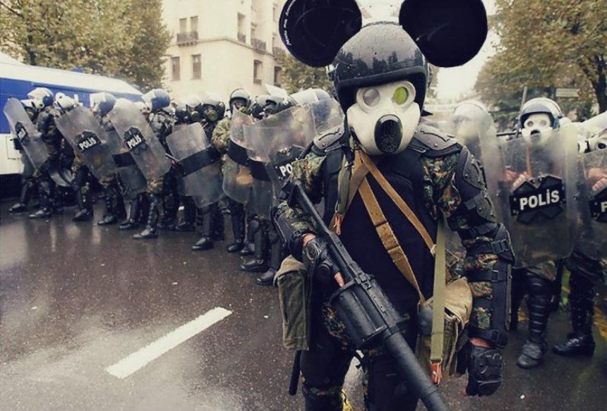 Для вашей безопасности: центр Киева заполонят полицейские и нацгаврдейцы