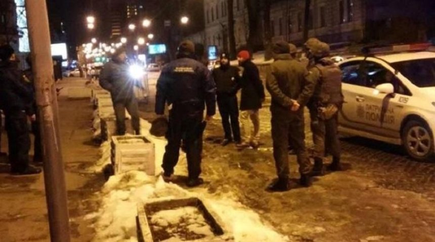 Журналисты рассказали о потасовке возле консульства Польши (фото)