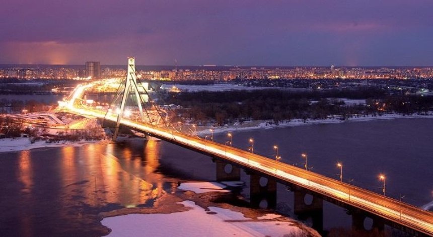 Выбирай маршрут: в Киеве ограничат движение по Северному мосту