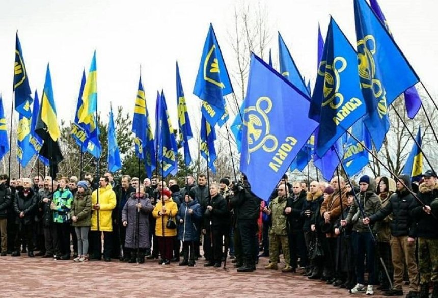 В Киеве националисты проведут марш против олигархов (видео)