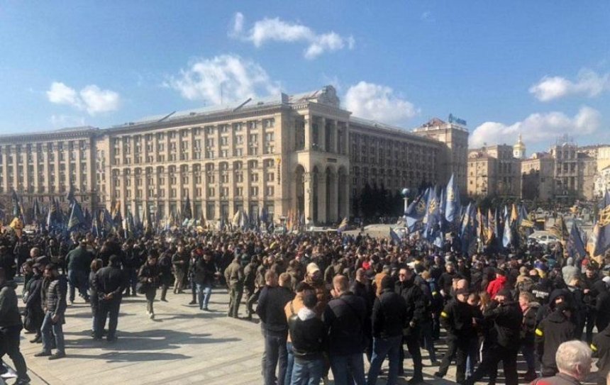 На Майдане националисты проводят «День гнева»