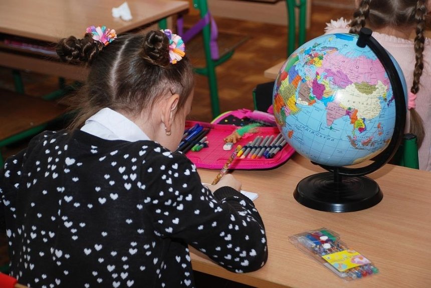 Украинским школьникам хотят отменить обязательное посещение школы