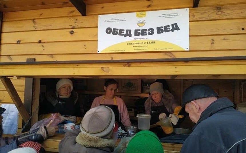 Волонтеры проекта «Обед без бед» раздали более 400 тысяч горячих обедов