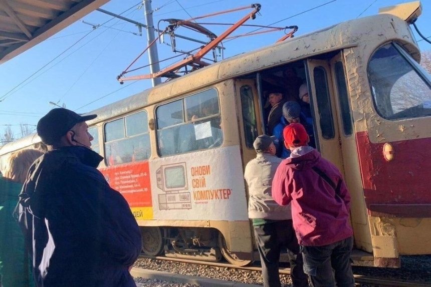 Давки в транспорте и очереди на остановках: как Киев живет без метро