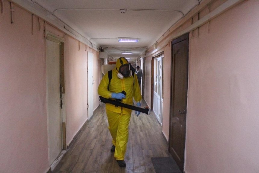 В столице дезинфицировали общежитие, где жил зараженный коронавирусом студент