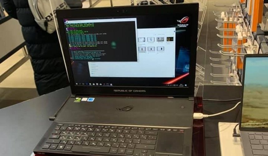 В киевском магазине техники майнили криптовалюту прямо на стендовых ноутбуках