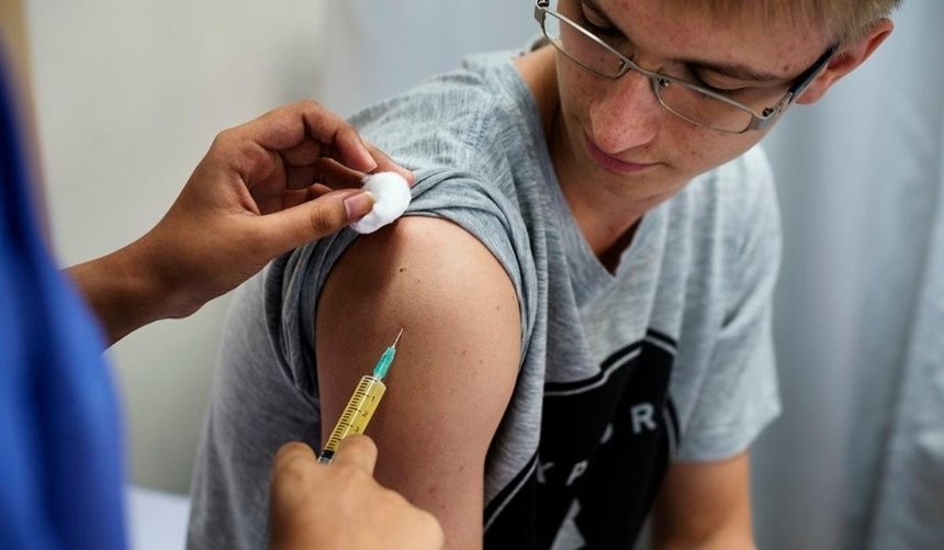 Когда в Украине можно будет платно вакцинироваться от коронавируса