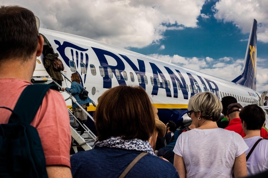 Ryanair будет летать из Украины на два греческих острова: маршруты и цены