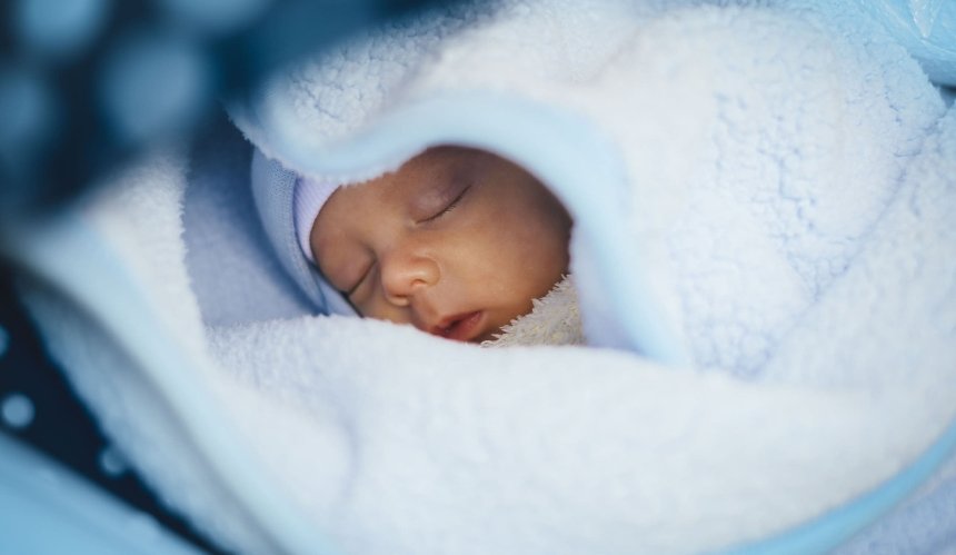 Як зареєструвати новонароджену дитину під час війни: інструкція від Мінцифри