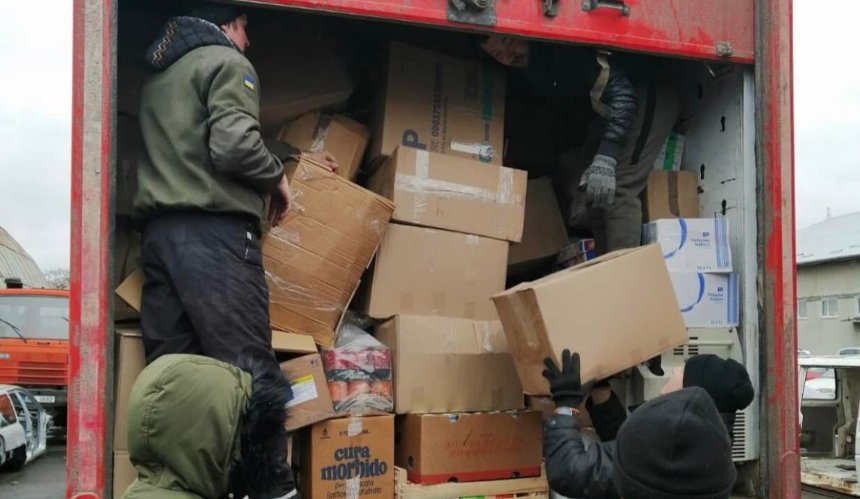 30 фур із продовольством: окупанти не дають доставити допомогу до Херсонщини