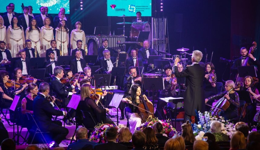 «Вільне небо/Free Sky»: симфонічний оркестр зіграє концерт на Майдані