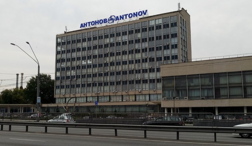 Окупанти обстріляли завод «Антонов»