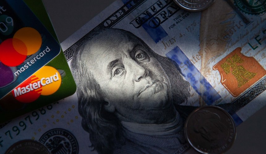 НБУ збільшив ліміт на зняття готівки в Україні з рахунків у іноземній валюті