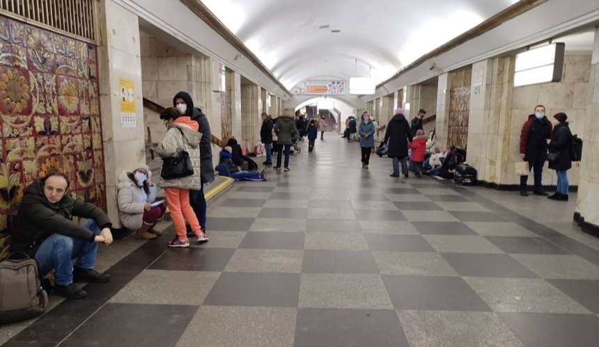 На станціях київського метро надають психологічну допомогу: де і коли