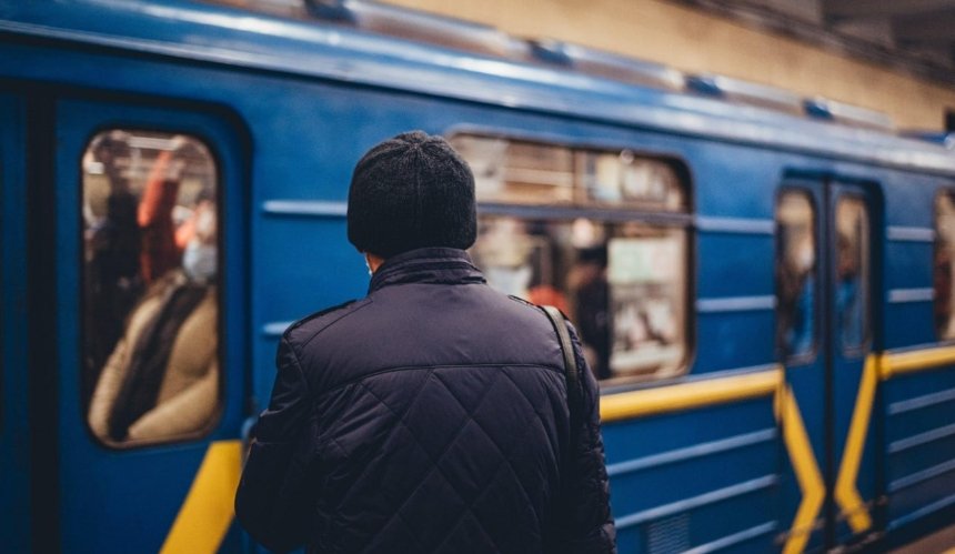 У київському метро зранку недоступні паперові qr-квитки