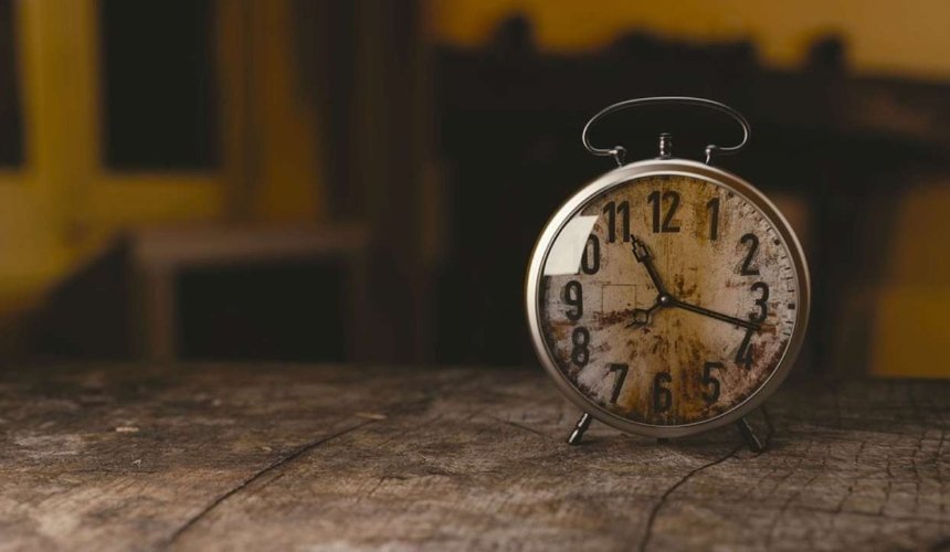 Коли в Україні переводять годинник на літній час у 2023 році