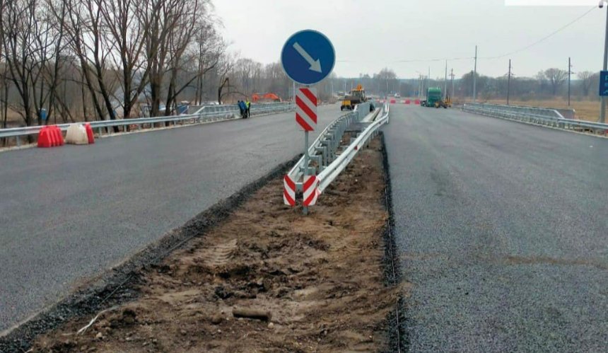 На трасі Київ-Чернігів відкрили два мости, які знищили війська рф: фото