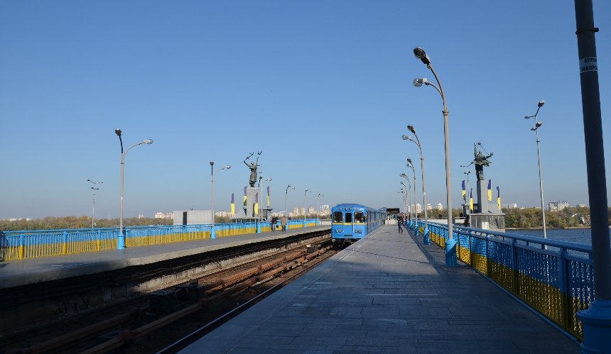 Станція метро “Дніпро” відновить роботу: дата