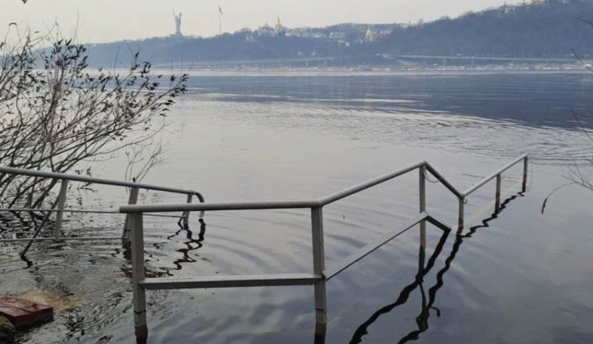 Підвищення рівня води у Дніпрі: на Київщині очікують небезпечні метеорологічні явища