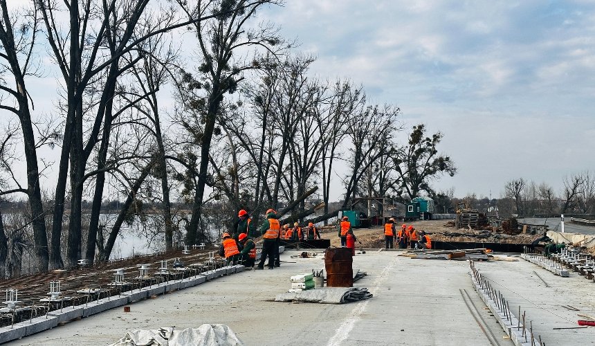 На Київщині відбудовують три мости, зруйновані під час повномасштабної війни: фото