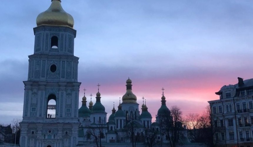 Тепло та хмарно: якою буде погода у Києві на вихідних
