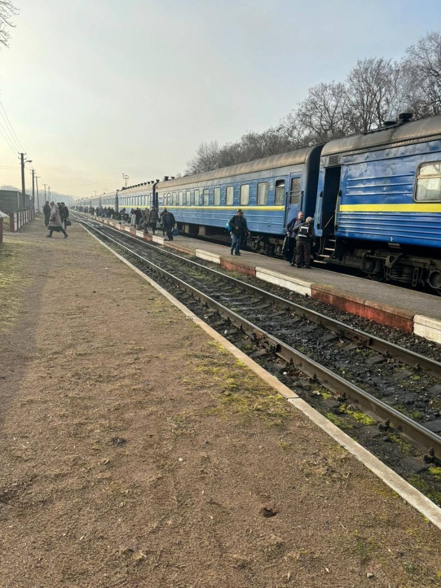 Тимчасово закрили рух для поїзда Київ — Кам'янець-Подільський: причина
