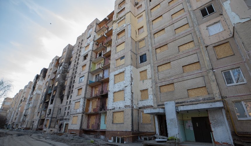 Будинок, пошкоджений ракетою, в Солом'янському районі Києва відновлять першочергово