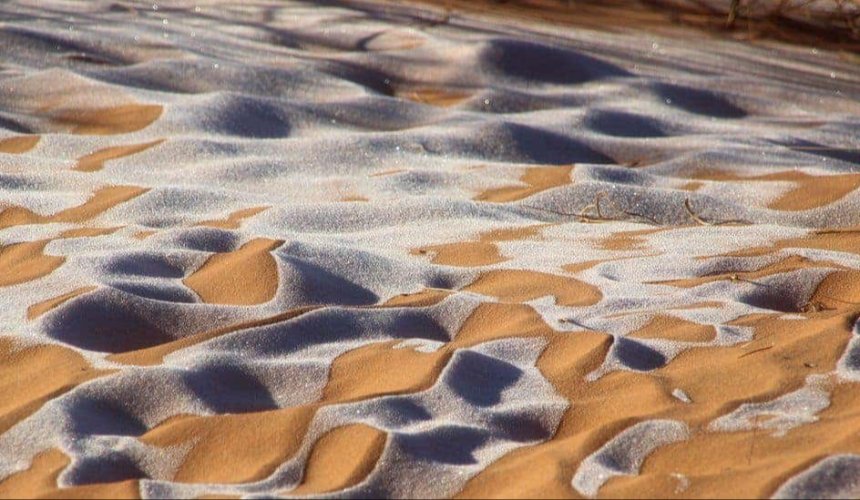 У Сахарі вперше за 10 років випав сніг: відео