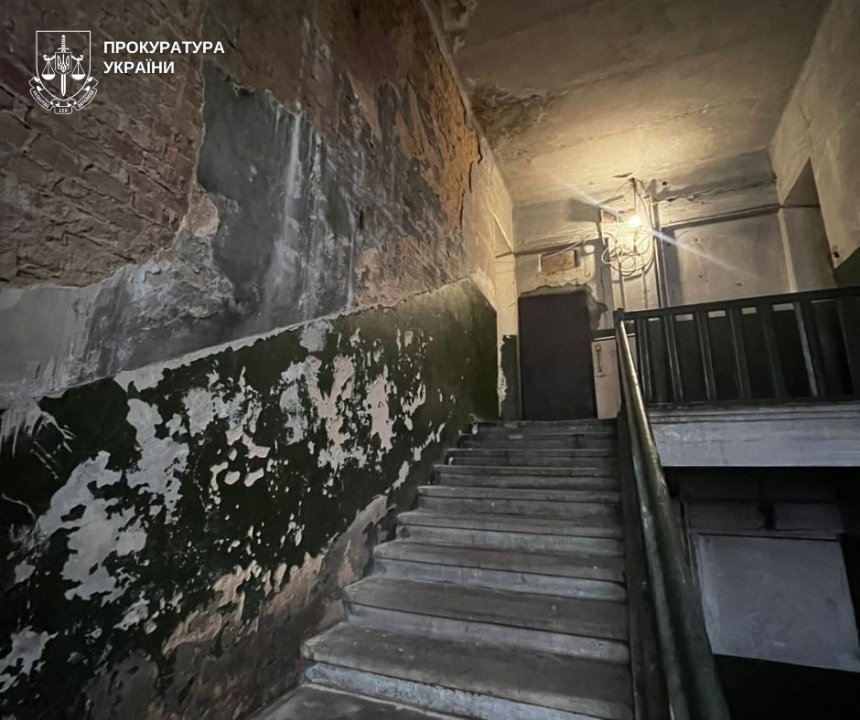 Прокуратура вимагає відремонтувати будинок офіцерів на Солом’янці