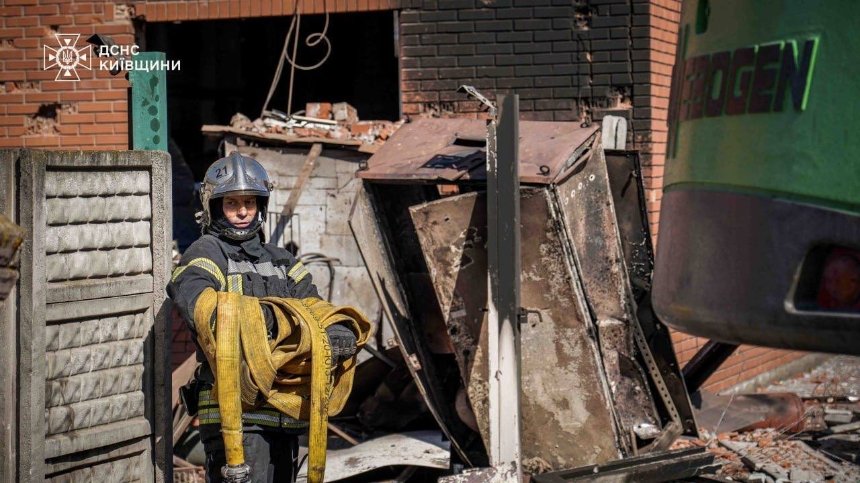 На Київщині триває ліквідація наслідків обстрілу 14 березня
