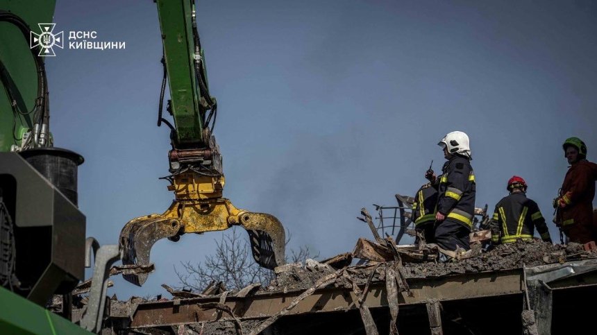 На Київщині триває ліквідація наслідків обстрілу 14 березня