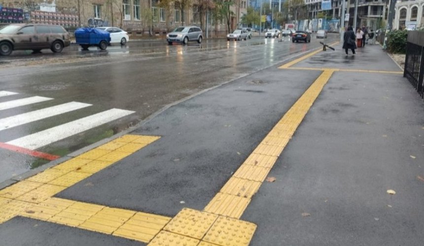 "Повний провал": активісти розкритикували результати ремонту вулиці Глибочицької у Києві