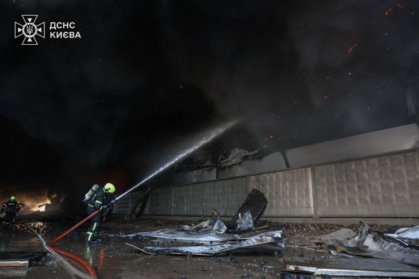Рятувальники загасили масштабну пожежу на Київщині