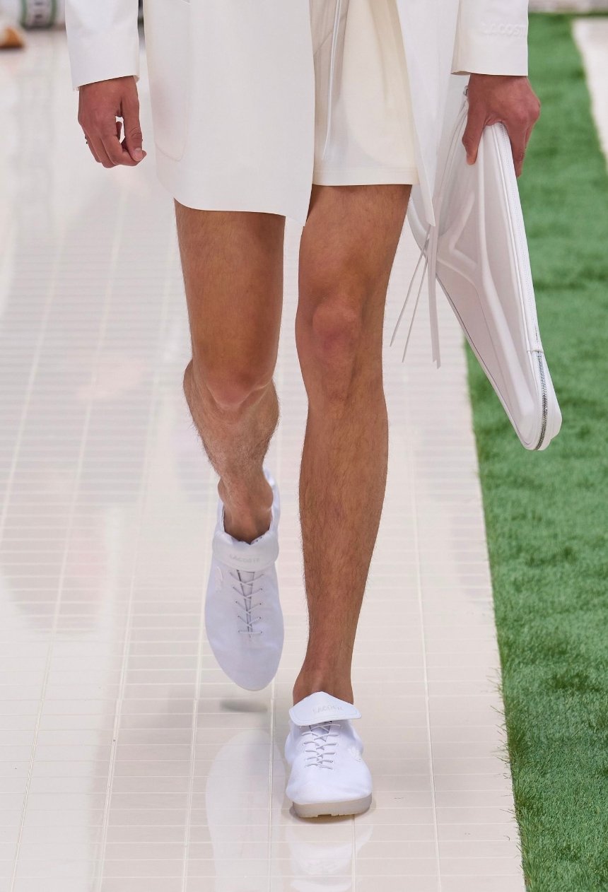 Трендове взуття для чоловіків та жінок весни 2026 року