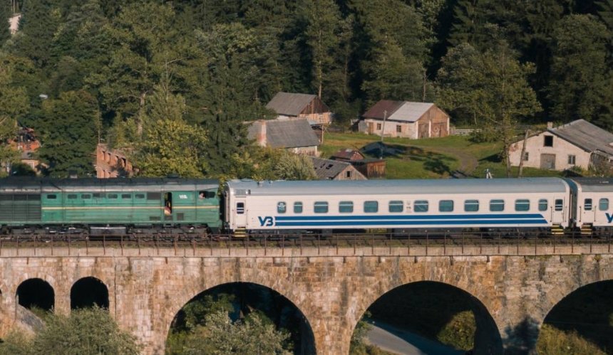 Укрзалізниця призначає додаткові поїзди з Києва до Львова, Дніпра та Одеси: розклад