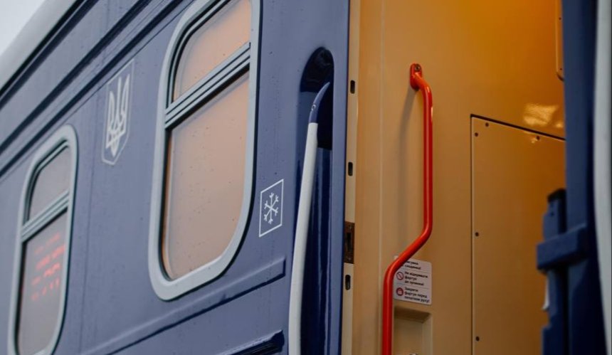 Як вижити в дорозі під час обстрілу: правила евакуації від Укрзалізниці