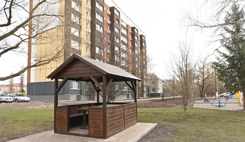 У Бородянці на Київщині відновили дві багатоповерхівки на 144 квартири: фото